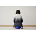 Posture de méditation sur les genoux