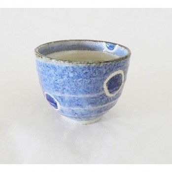 Bol en céramique du Japon, Motifs à points bleus